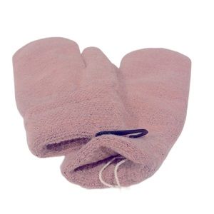 Look by M fuzzy mittens in Blush. OS. NWT
